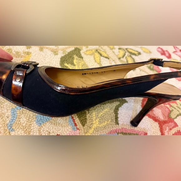 STUART WEITZMAN Vintage Black & Tortoise Patent Pointed Toe Slingback Heels - 11 - Picture 7 of 16